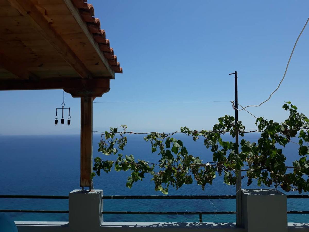 Hotel Blue View à Qeparo Extérieur photo